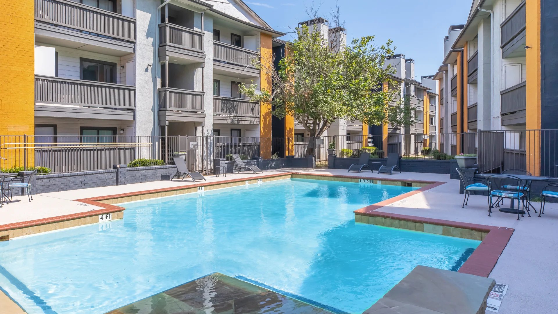 Interlace — The pool